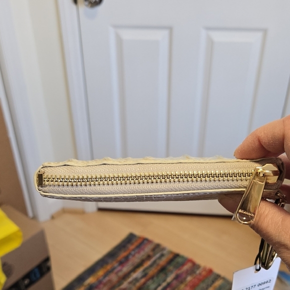 Brahmin Britt Attachable Coin Purse in Ivory Dream Melbourne. NWT. - Picture 7 of 13